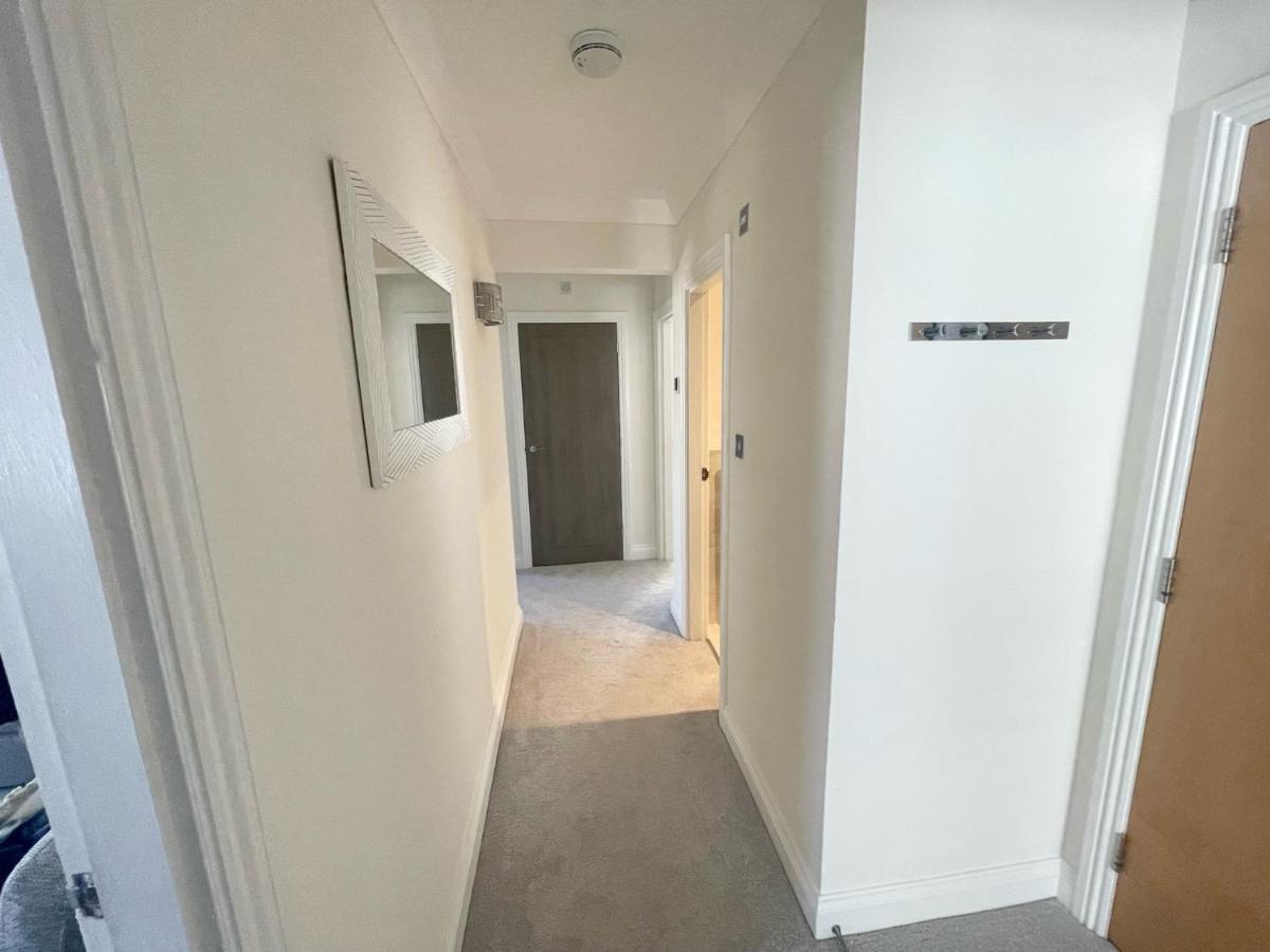 Exquisite Apartment, Stone Throw From The Beach Борнмът Екстериор снимка